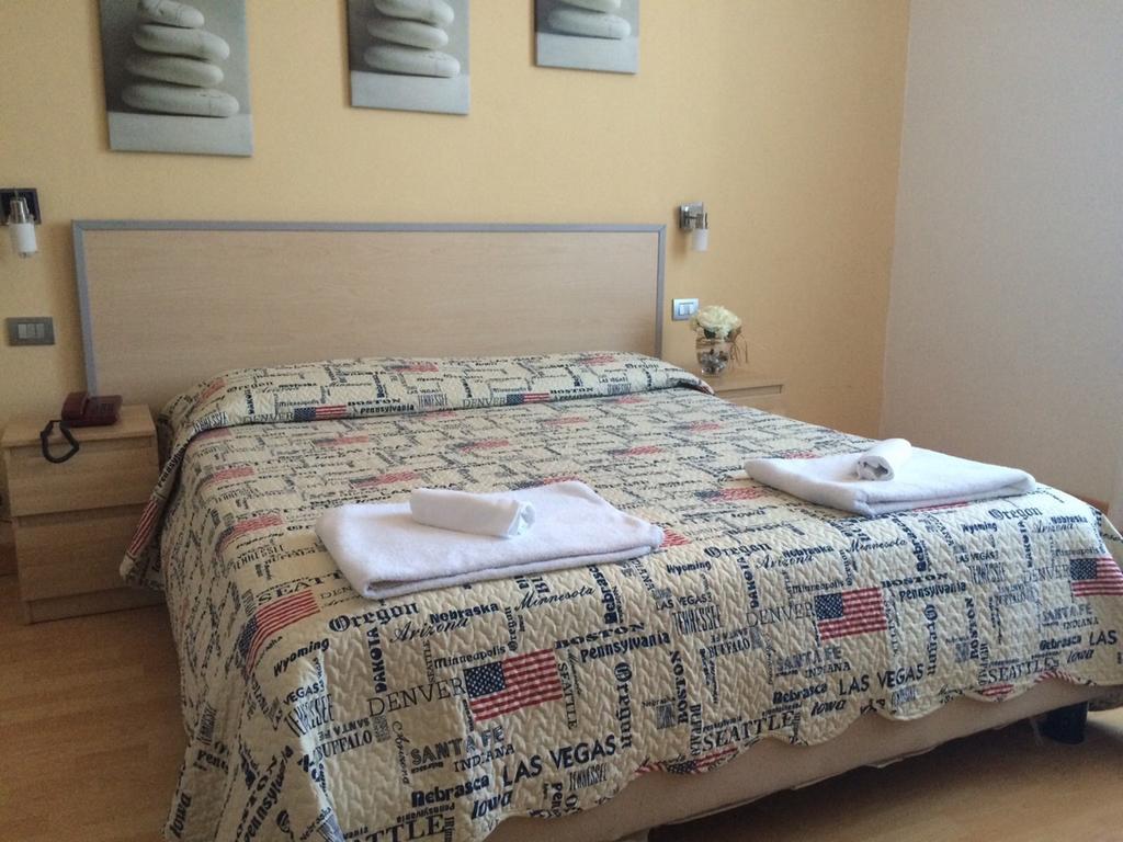 Hotel Butterfly Монтекатини-Терме Номер фото