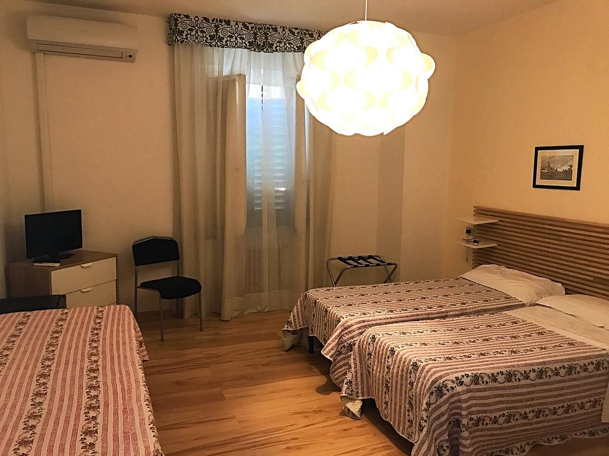 Hotel Butterfly Монтекатини-Терме Экстерьер фото