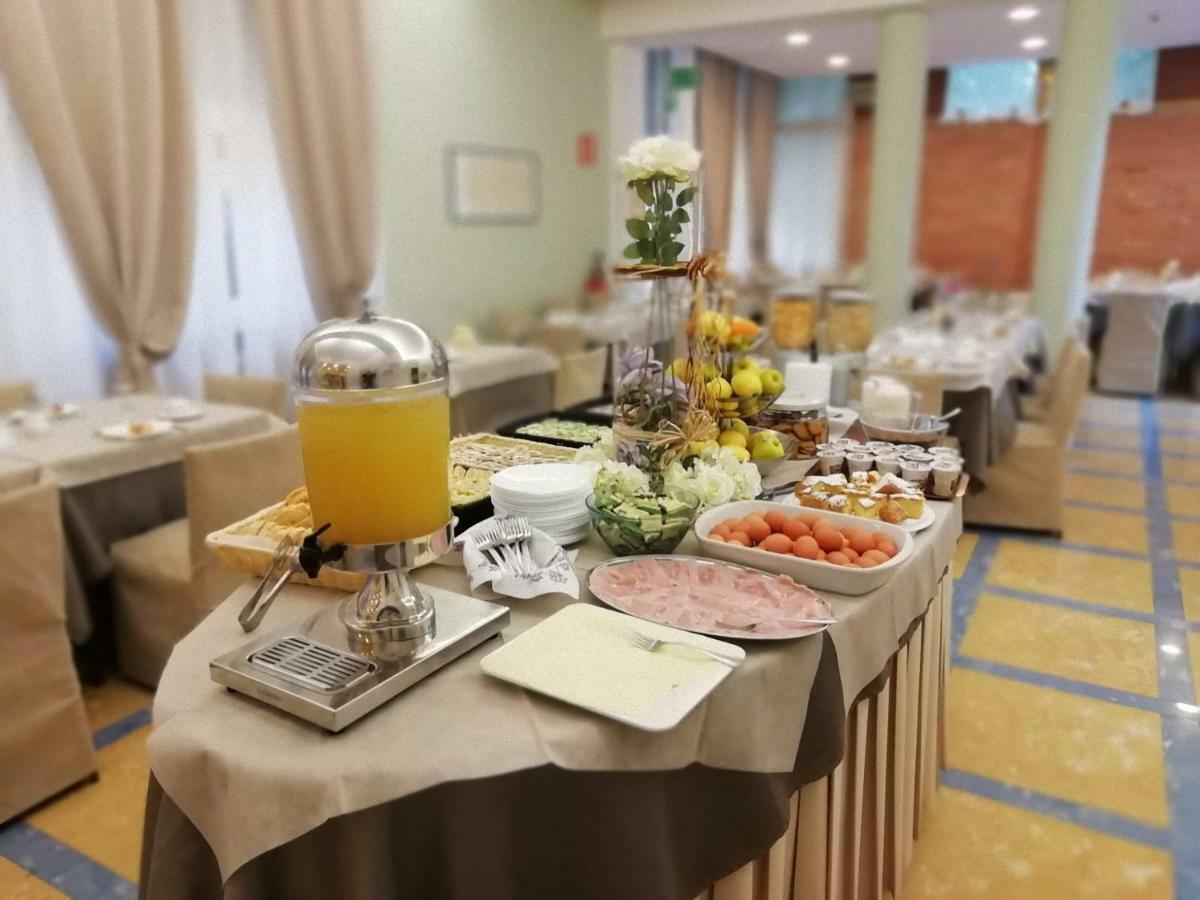 Hotel Butterfly Монтекатини-Терме Экстерьер фото