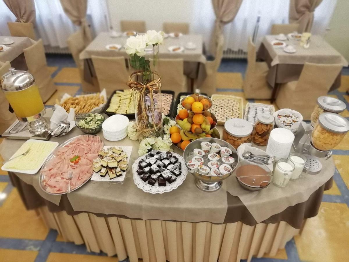 Hotel Butterfly Монтекатини-Терме Экстерьер фото